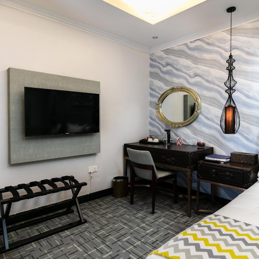 The Melva Guest House Gaborone Bagian luar foto